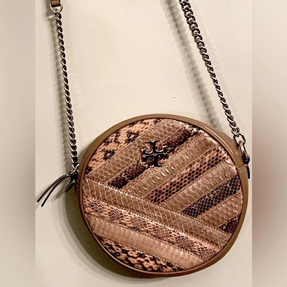 🔥🔥Like New Exclusive Design Authentic Tory Burch Crossbody Bag So Chic $ Unique